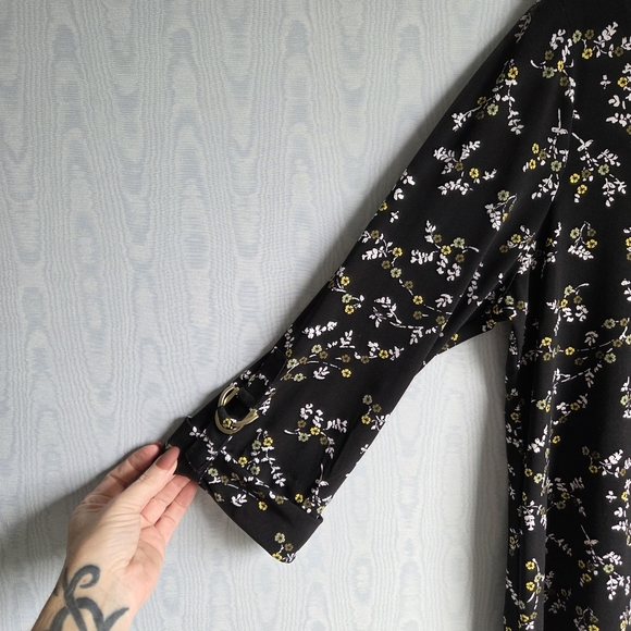 Michael Kors Liquid Knit Floral Roll Tab Sleeve Zipper Detail Floral Top Xl - Picture 3 of 10